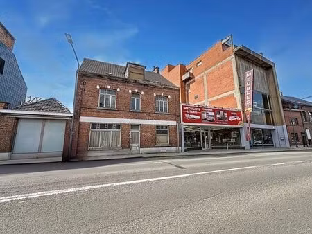 3 maisons de commerce + appartement de luxe avec piscine