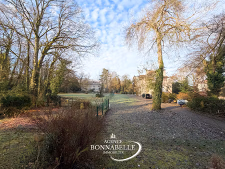 maison familiale situé dans un cadre privilégié et arboré à