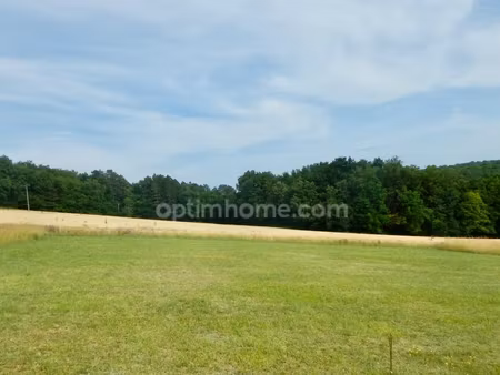 terrain à bâtir viabilisé sur la commune de sanilhac (24)