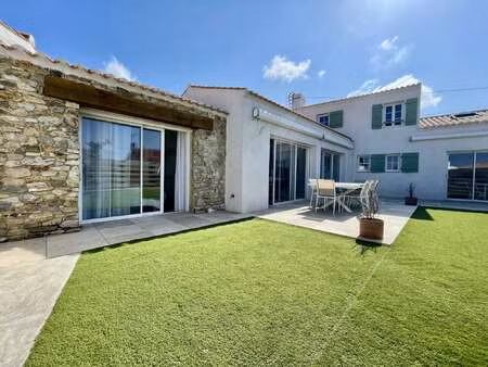 vente maison à noirmoutier-en-l'île (85330) : à vendre / 149m² noirmoutier-en-l'île