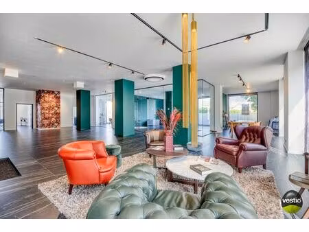 luxueuze gelijkvloerse kantoorruimte van ca. 328 m² met p...