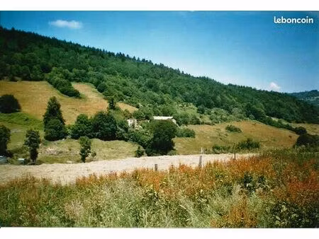 ancienne ferme dans les monts du lyonnais