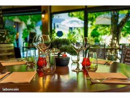 restaurant rentable  plus appartement 90 m² à cabris  06 idéal pour couple