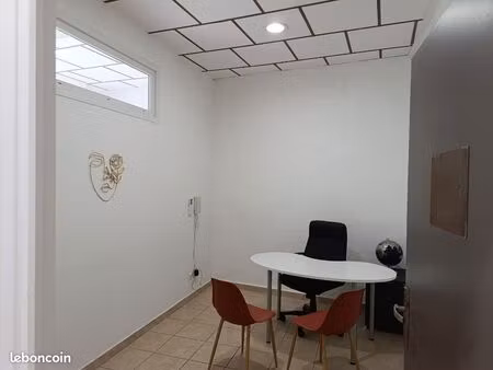 location bureau dans centre pluridisciplinaire