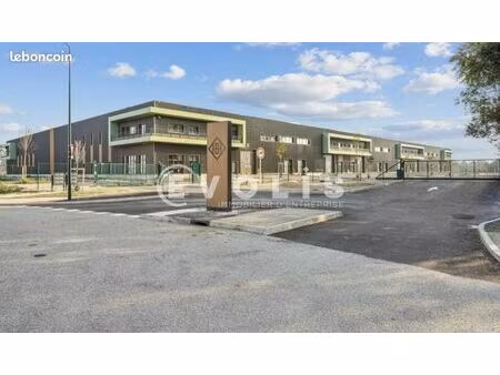 local d'activité 4 224 m²