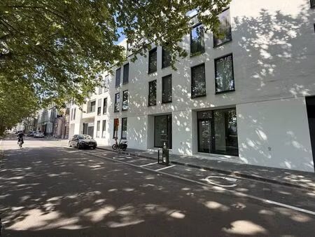 espace de bureau ou de cabinet (300 m²) à louer au cœur de g