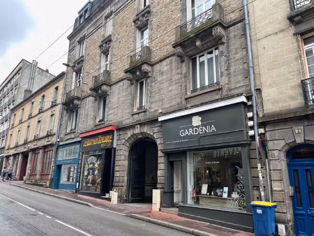 local commercial secteur place denis dussoubs + parking