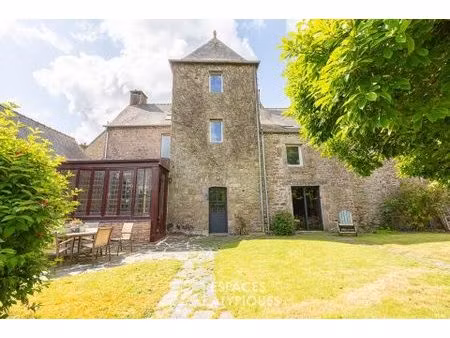 belle maison du 17è siècle rénovée avec bâtisse en pierre idéale pour chambres d'hôtes ou 