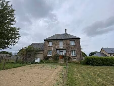 vente maison au mesnil-rouxelin (50000) : à vendre / 121m² le mesnil-rouxelin