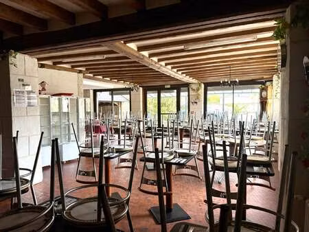 vente bureaux et commerces à durtal (49430) : à vendre / durtal