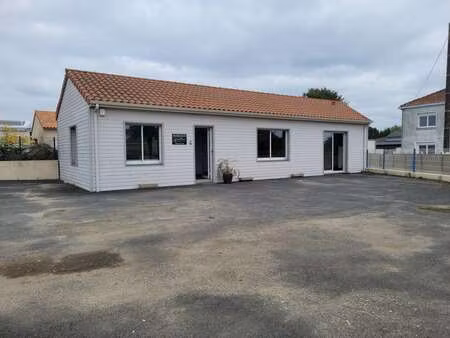 vente bureaux et commerces à la chapelle-rousselin (49120) : à vendre / 95m² la chapelle-r