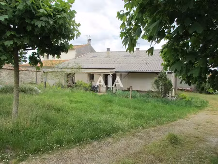 vente propriété 3 pièces 73 m² à loubigné (79110)  49 750 €