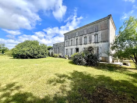 vente maison 10 pièces 269 m² à saint-sever-de-saintonge (17800)  299 000 €
