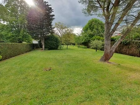 beau terrain à batir 831 m2