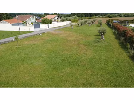 terrain hagetmau 880 m2