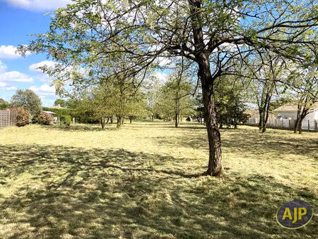 vente terrain 1800 m² saint-médard-en-jalles (33160)