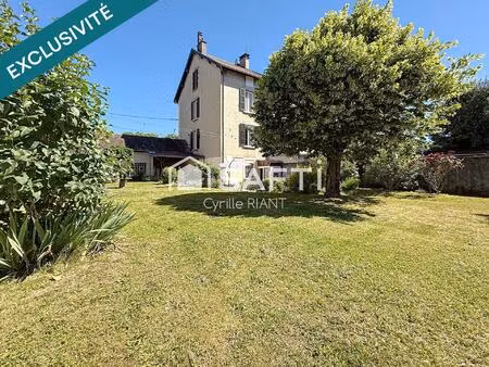 maison avec terrain divisible et local indépendant