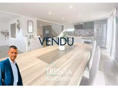 chalet de charme de 116 m² avec piscine et dépendances sur un terrain de 780 m²