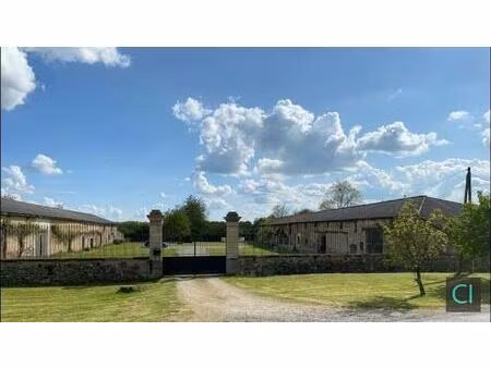 longère avec 1h26 de terrain et un gîte