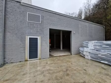 entrepôt de 163m²