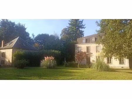 ensemble immobilier d'exception à cussac. une opportunité de rénovation unique en son...