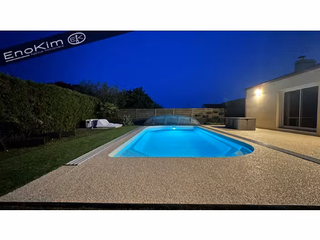 maison 153 m2 piscine  4 chambres  grand terrain  garage cen