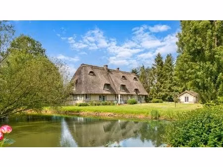 propriété avec piscine à proximité dans le cadre bucolique du marais vernier