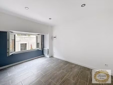 local professionnel 20m2 entièrement rénové