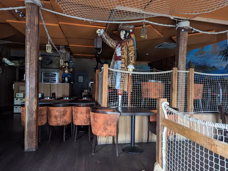 local commercial de 750 m2 env. à louer