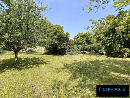 sur les hauteurs de genay -au calme - terrain constructible de 1