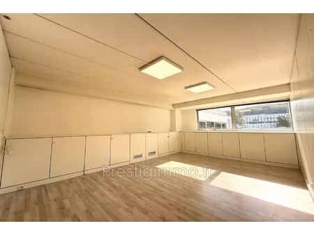 location bureau 24 m² à vallauris (06220)