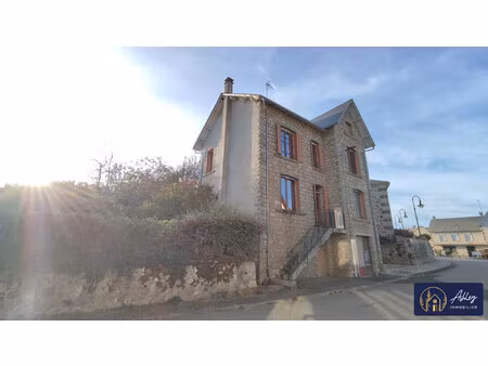 belle bâtisse de centre bourg avec jardin