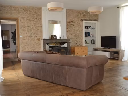 maison de village 185 metre carre avec jardin cherves chatelars (16)