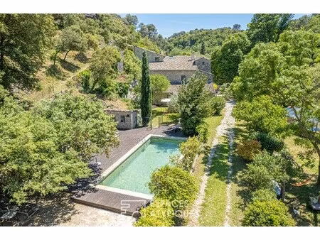 maison de luxe à vendre au le beaucet