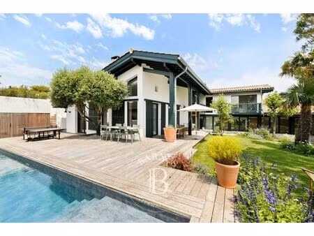 maison de 10 pièces de luxe en location à bidart  nouvelle-aquitaine