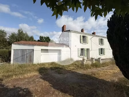 maison 3 chambres à rénover sur 2060 m2 - bord de loire