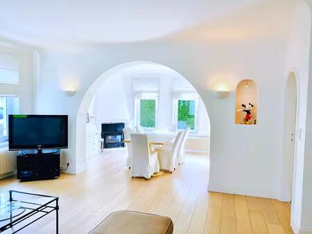 location maison 6 pièces 200m²