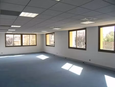 bureaux rénovés à la location au centre de la garenne colombes