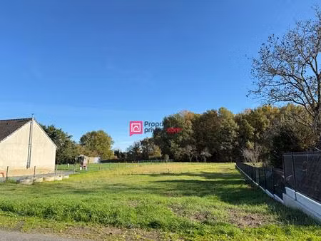 terrain à bâtir -proche chinon -1506m²
