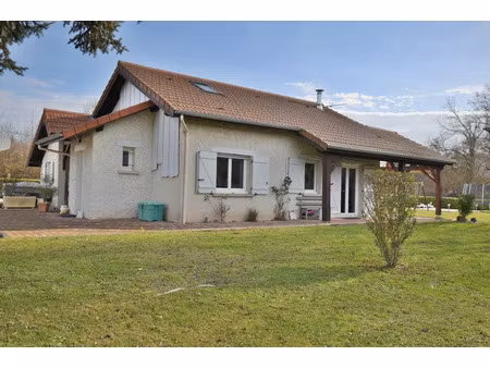 vente maison 5 pièces 135 m² à saint-etienne-de-saint-geoirs (38590)  325 000 €