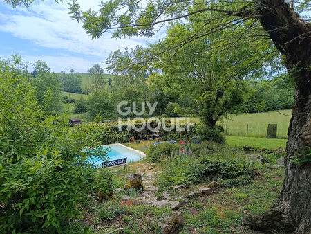 belle maison avec piscine sur un terrain de plus de 2000 m²