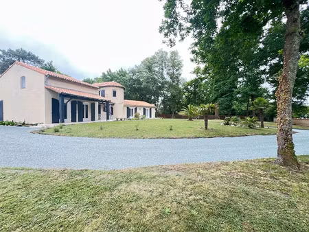 vente maison 7 pièces 227.5 m² à etaules (17750)  644 800 €