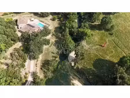 vente maison 14 pièces 571 m² à châteauvert (83670)  1 600 000 €