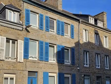 maison - 205 m2 - 6 pièces - non meublé