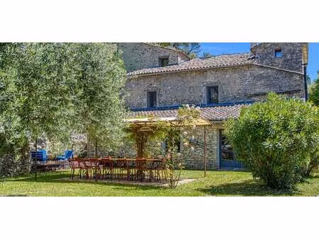 maison avec piscine et terrasse le beaucet (84)