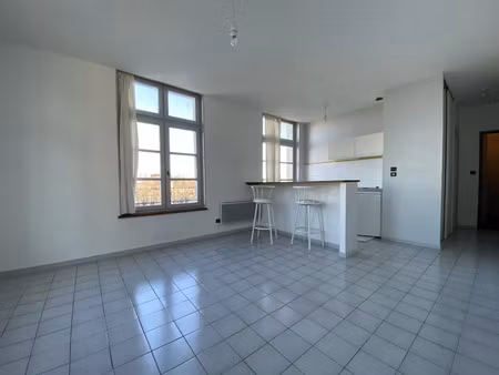 location appartement 1 pièce 26 m² à saumur (49400)  370 €