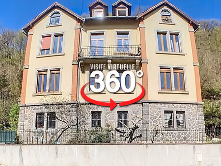 grande maison divisible en 2 appartements – 300 m² à fort po