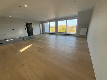dernier appartement - penthouse 2 chambres