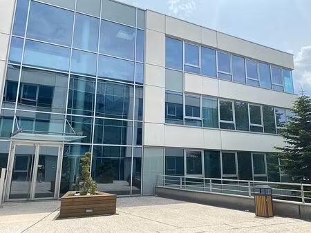 location bureau colombier saugnieu 721 m²