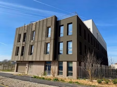 location bureau decines charpieu 2 151 m²